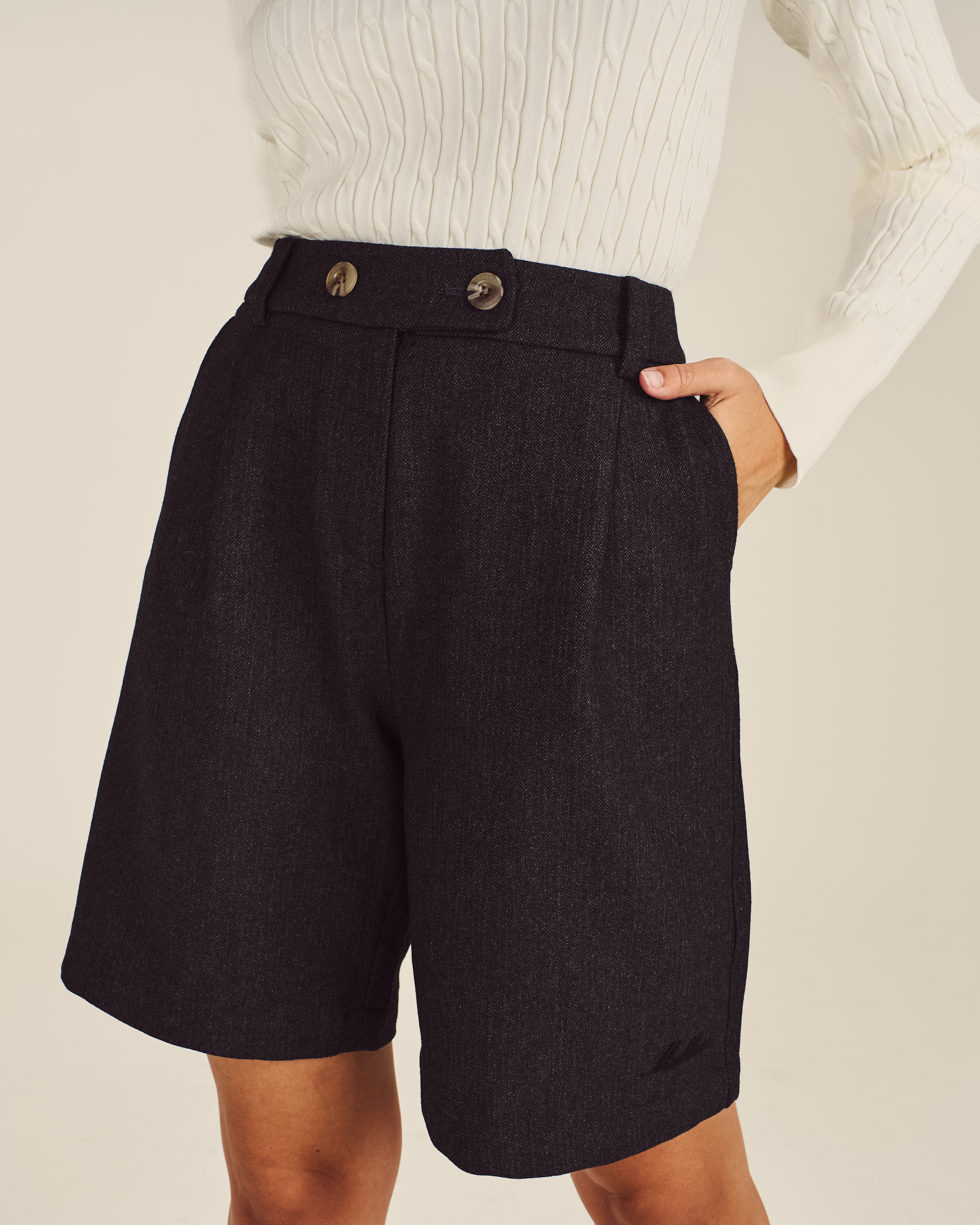 PERSERVE BERMUDA SHORT