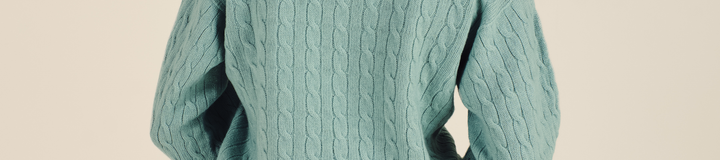 JOHNSTONS CROPPED CABLEKNIT SWEATER