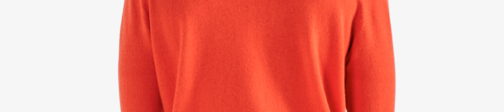 JOHNSTONS CASHMERE CREWNECK SWEATER