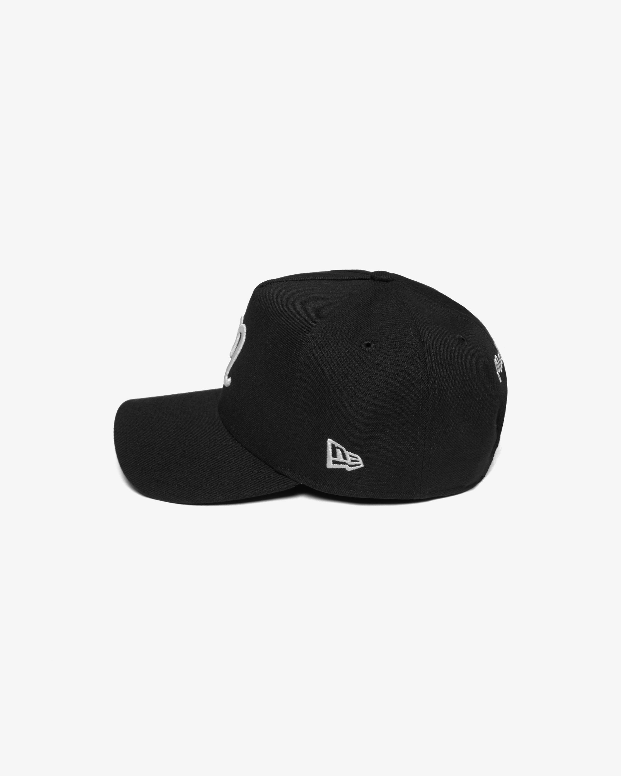 100 ％品質保証 ERA NEW X MALBON 9FORTY Golf Malbon – SCRIPT M A-FRAME メンズウェア
