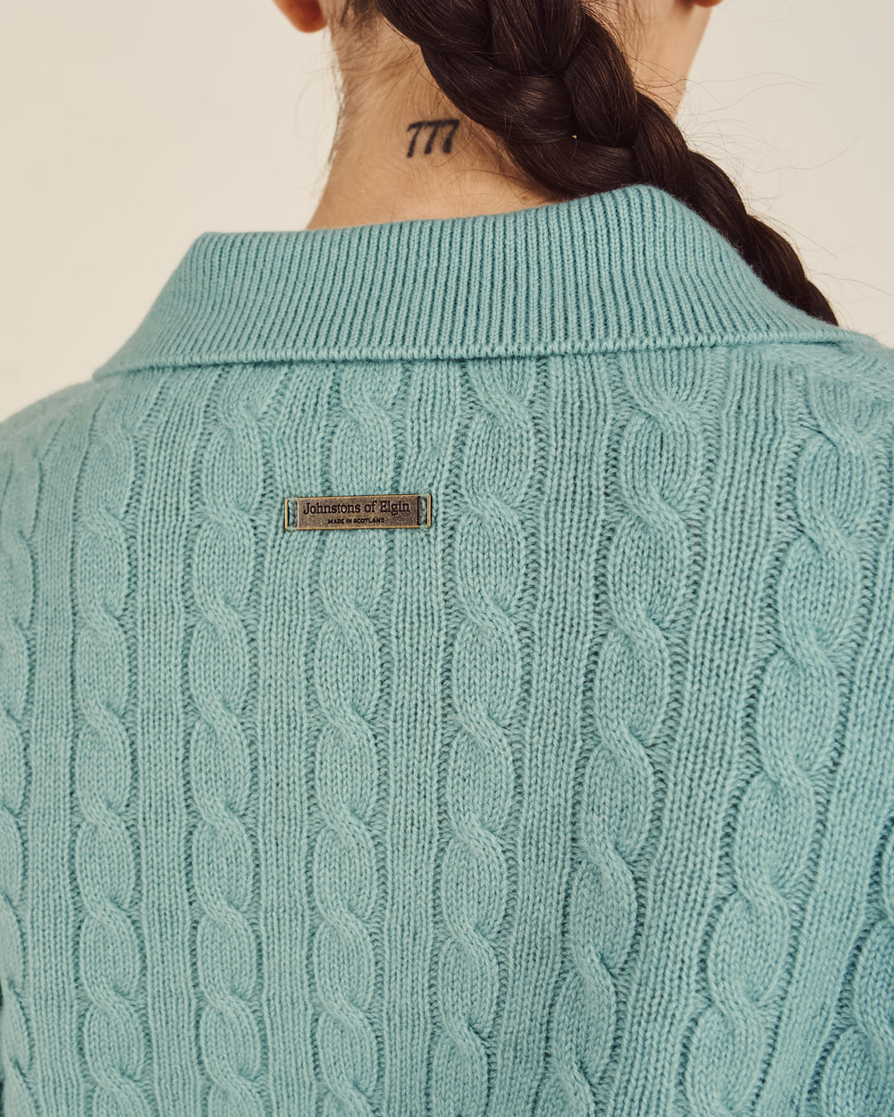 JOHNSTONS CROPPED CABLEKNIT SWEATER