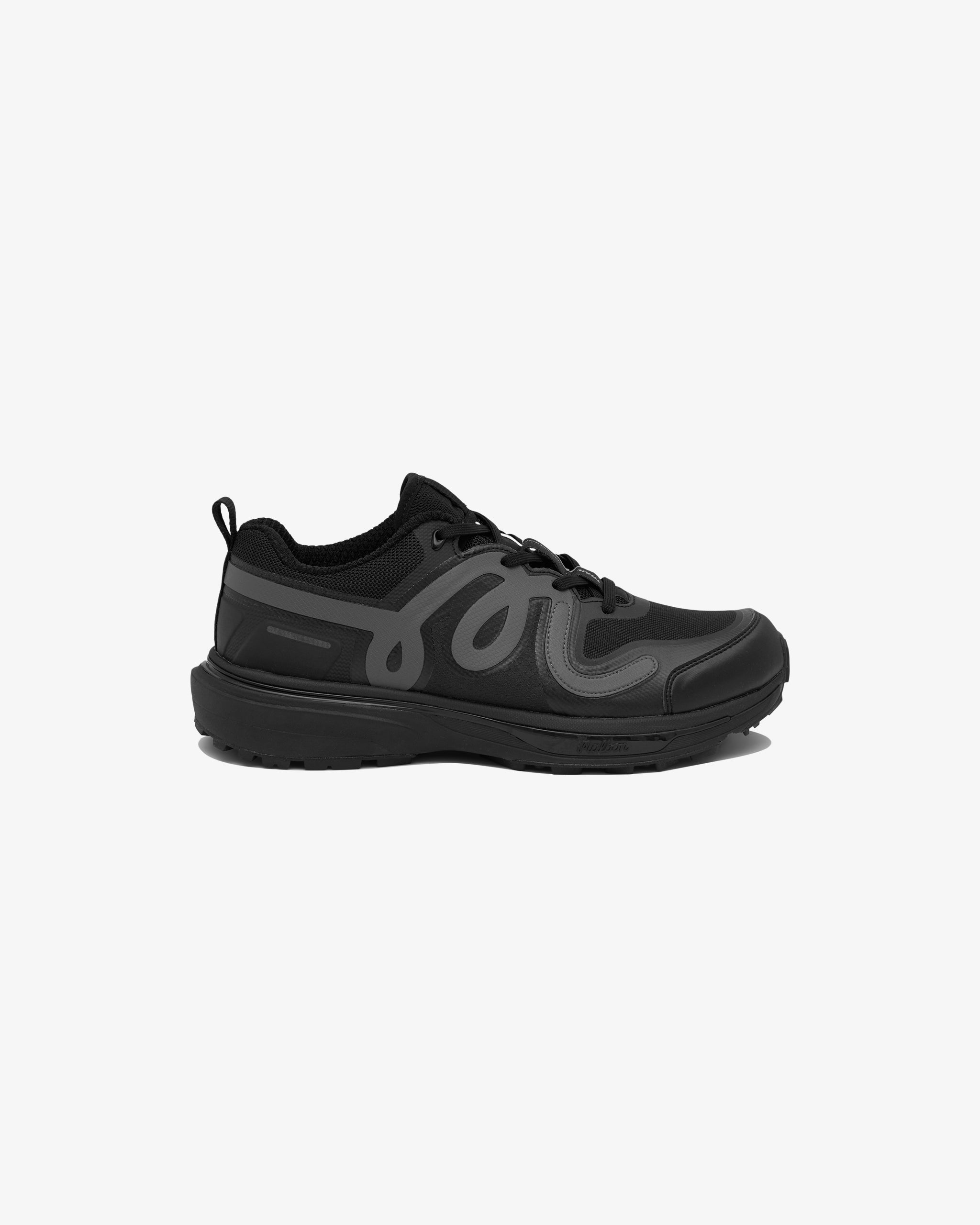 TRAIL SHOE